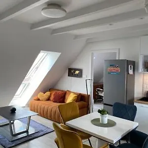 R77 Downtown - Penthouse , Budapesta Ungaria